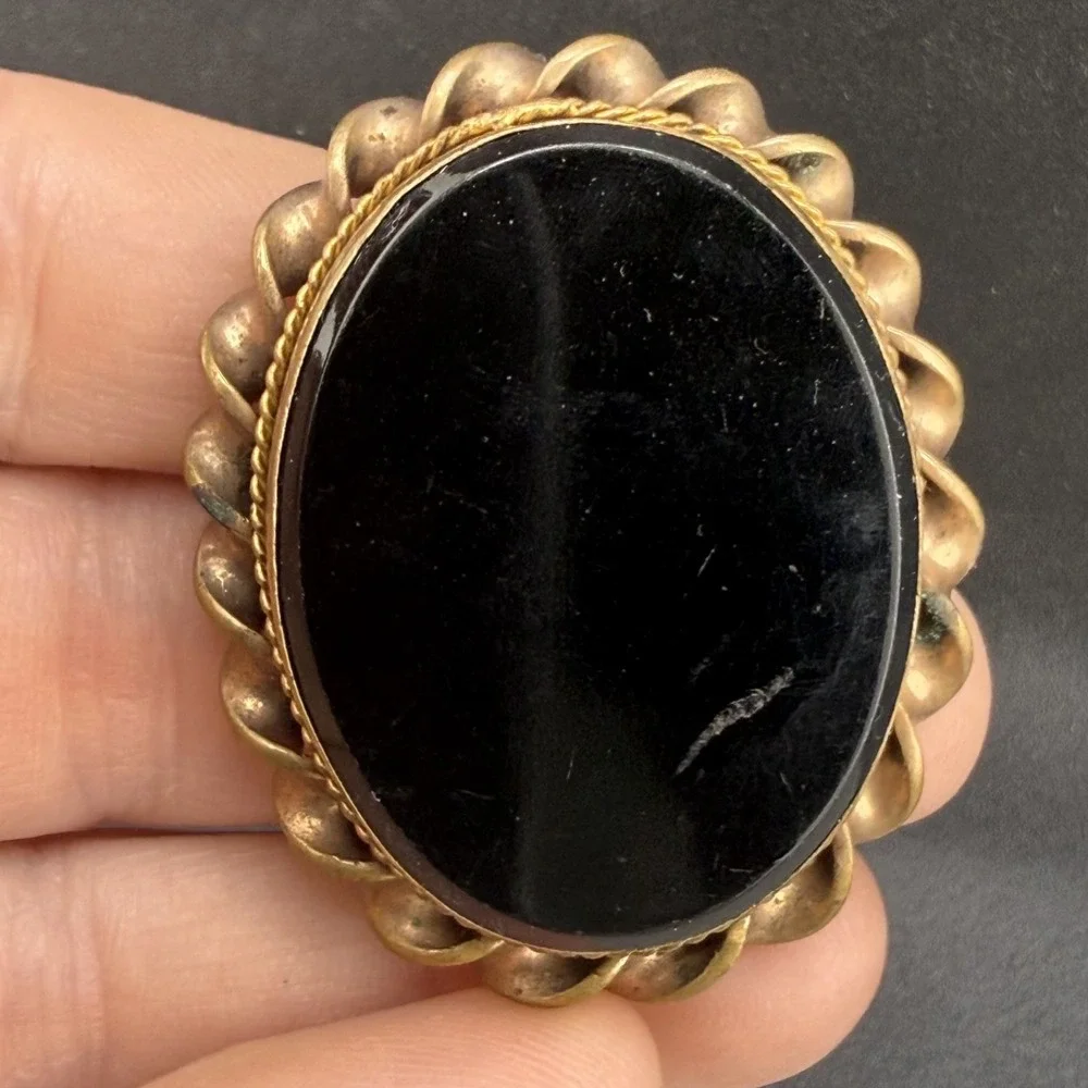 Vintage Victorian Brooch Gold Tone‎ Black  READ